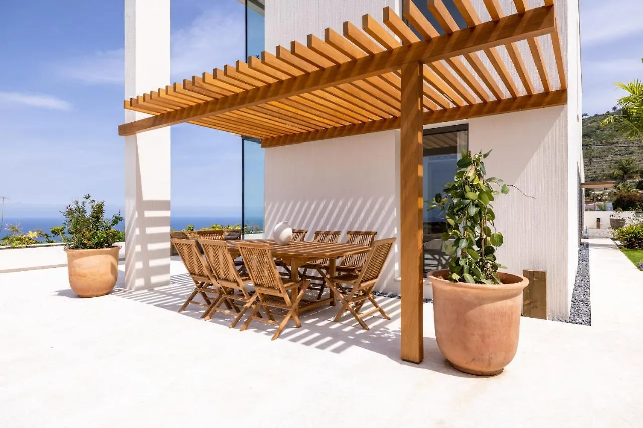 Serenity Villa On The Cliff With Climatized Pool 사우살