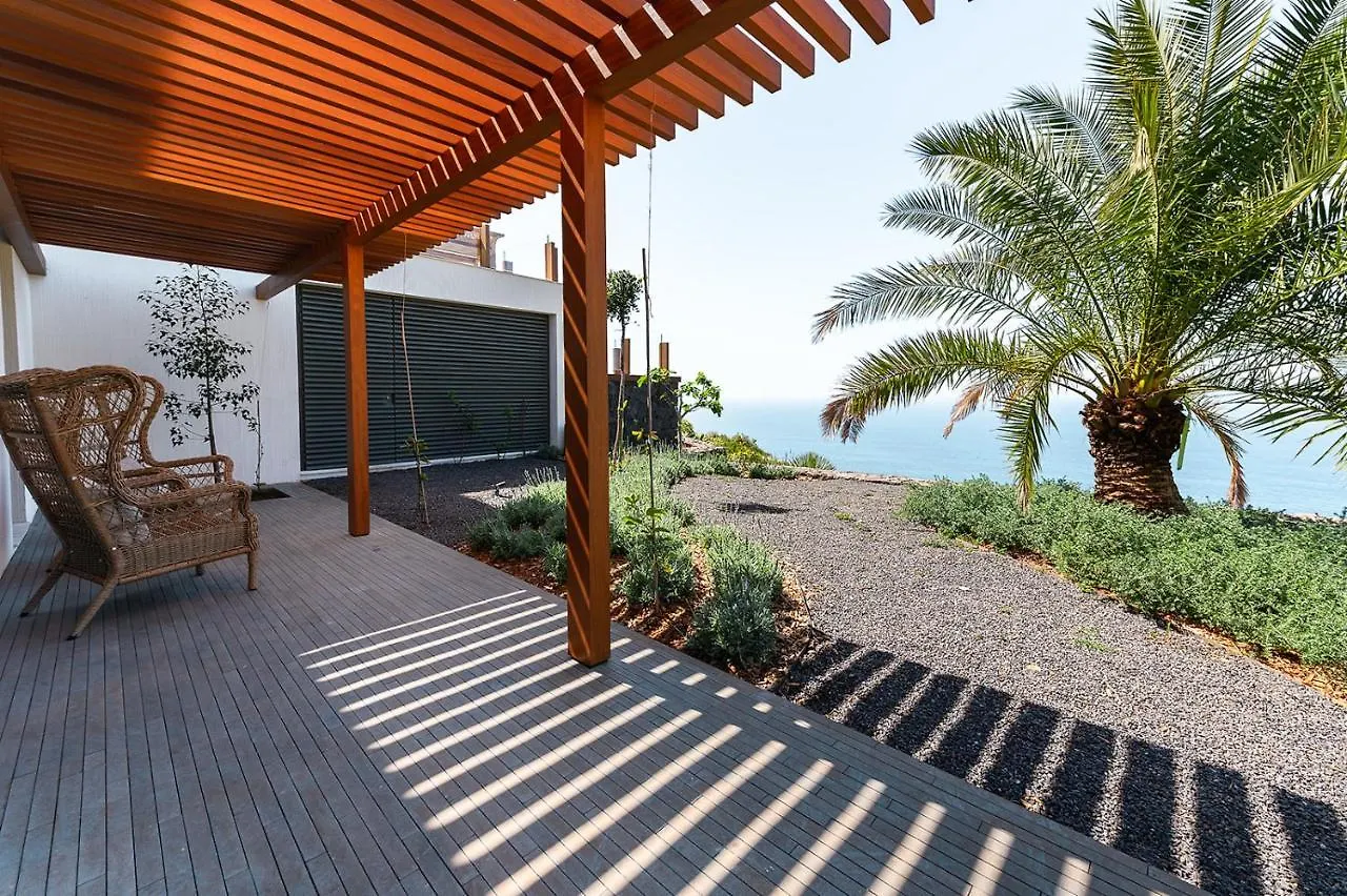Serenity Villa On The Cliff With Climatized Pool 사우살