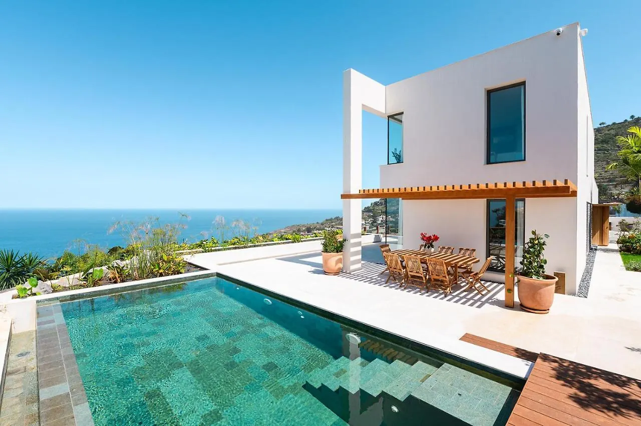Serenity Villa On The Cliff With Climatized Pool 사우살